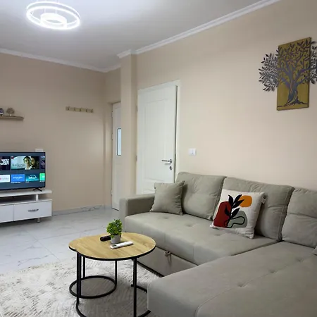 Apartment Cozy Nest - Near Airport & Centre Tirana
