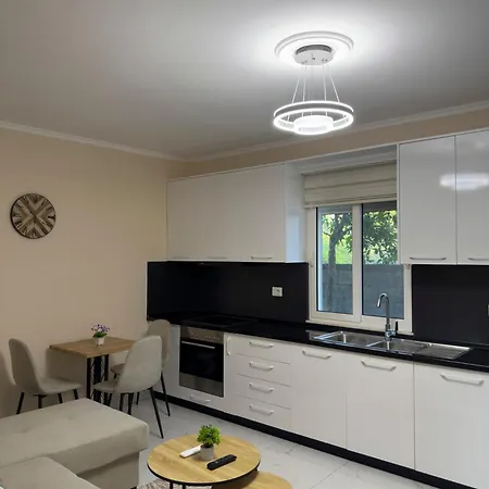 Cozy Nest - Near Airport & Centre Apartment *