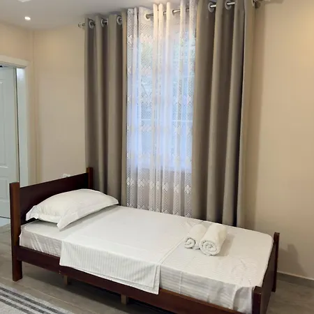 Cozy Nest - Near Airport & Centre Apartment *