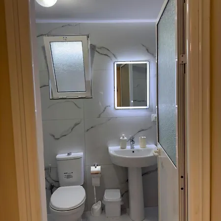 Cozy Nest - Near Airport & Centre Apartment *